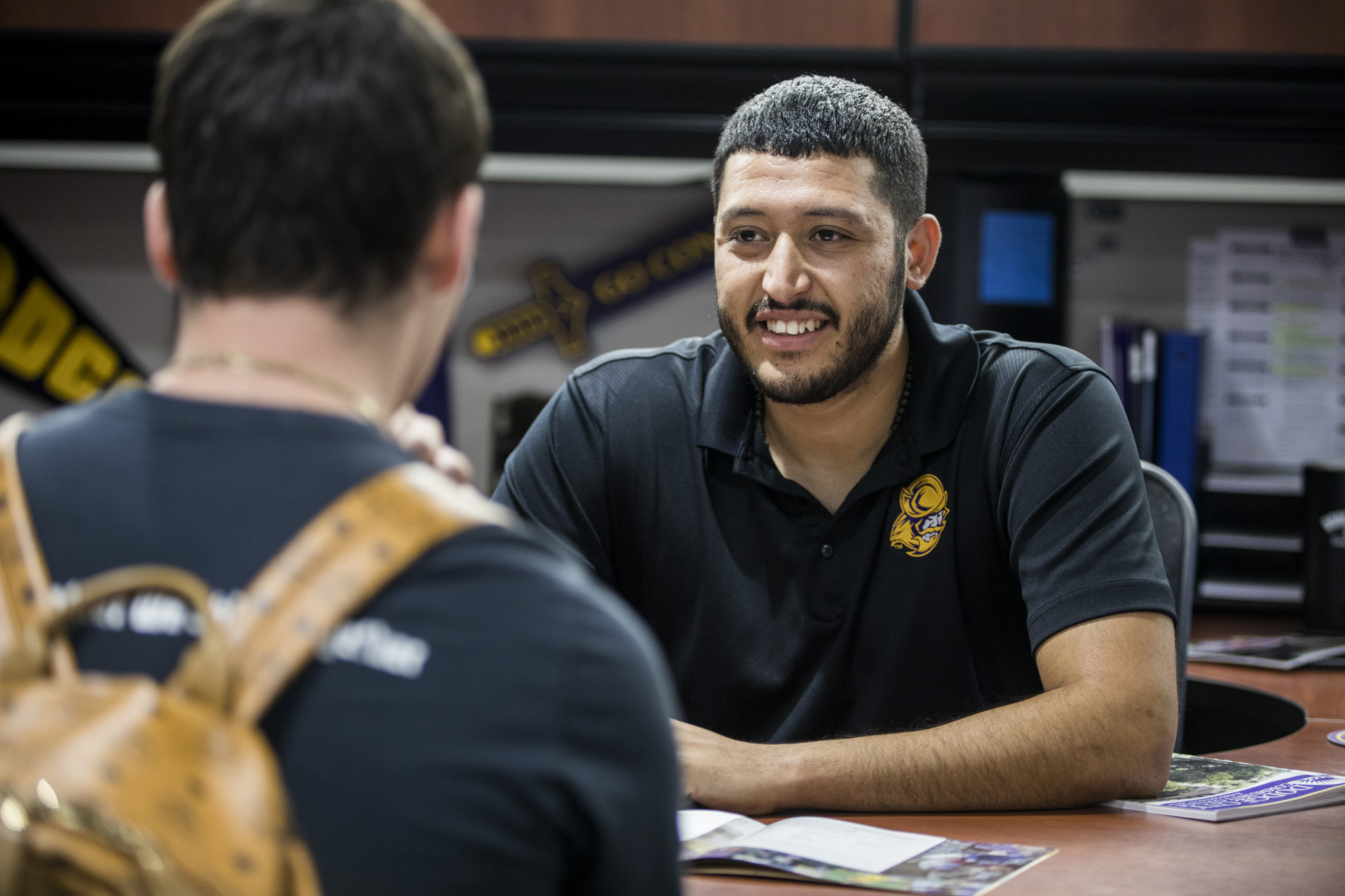 A student visists with a DC3 admission representative