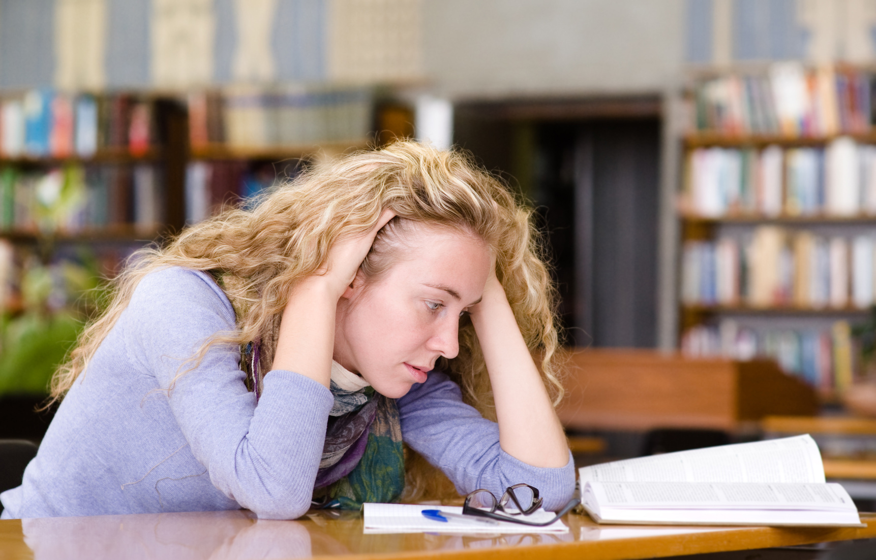 Student in library